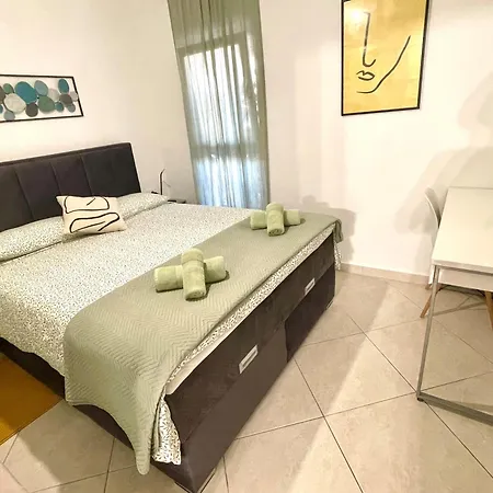 Runa With Terrace Apartment *