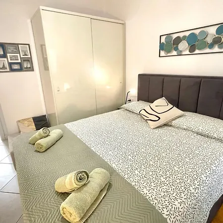 Runa With Terrace Apartment Porec