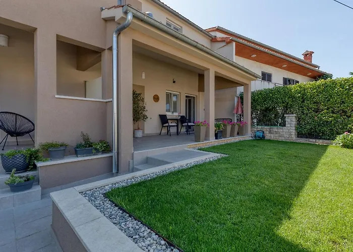 Διαμέρισμα Runa With Terrace Πόρετς